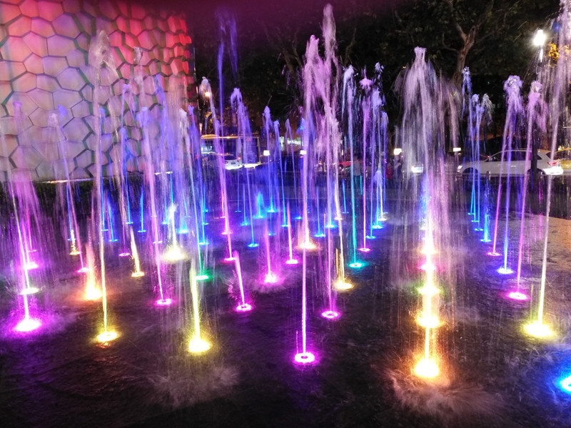 静安寺购物广场-矩阵喷泉